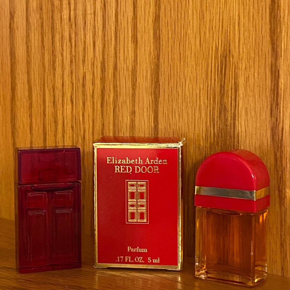MINI Red Door by Elizabeth Arden Women Eau‎ De Toilette Travel Size 0.16 fl oz